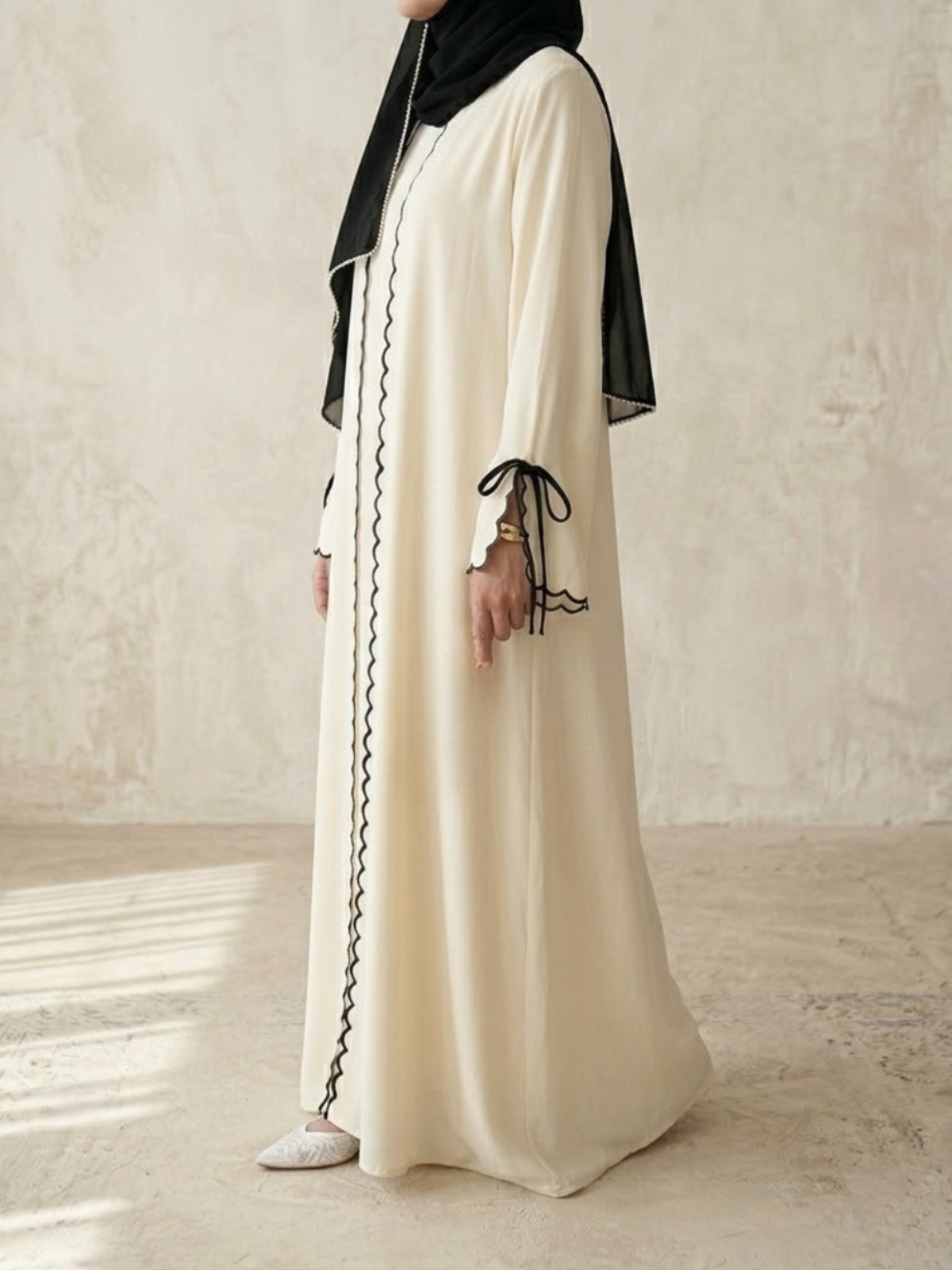 The Cream Scallop Abaya