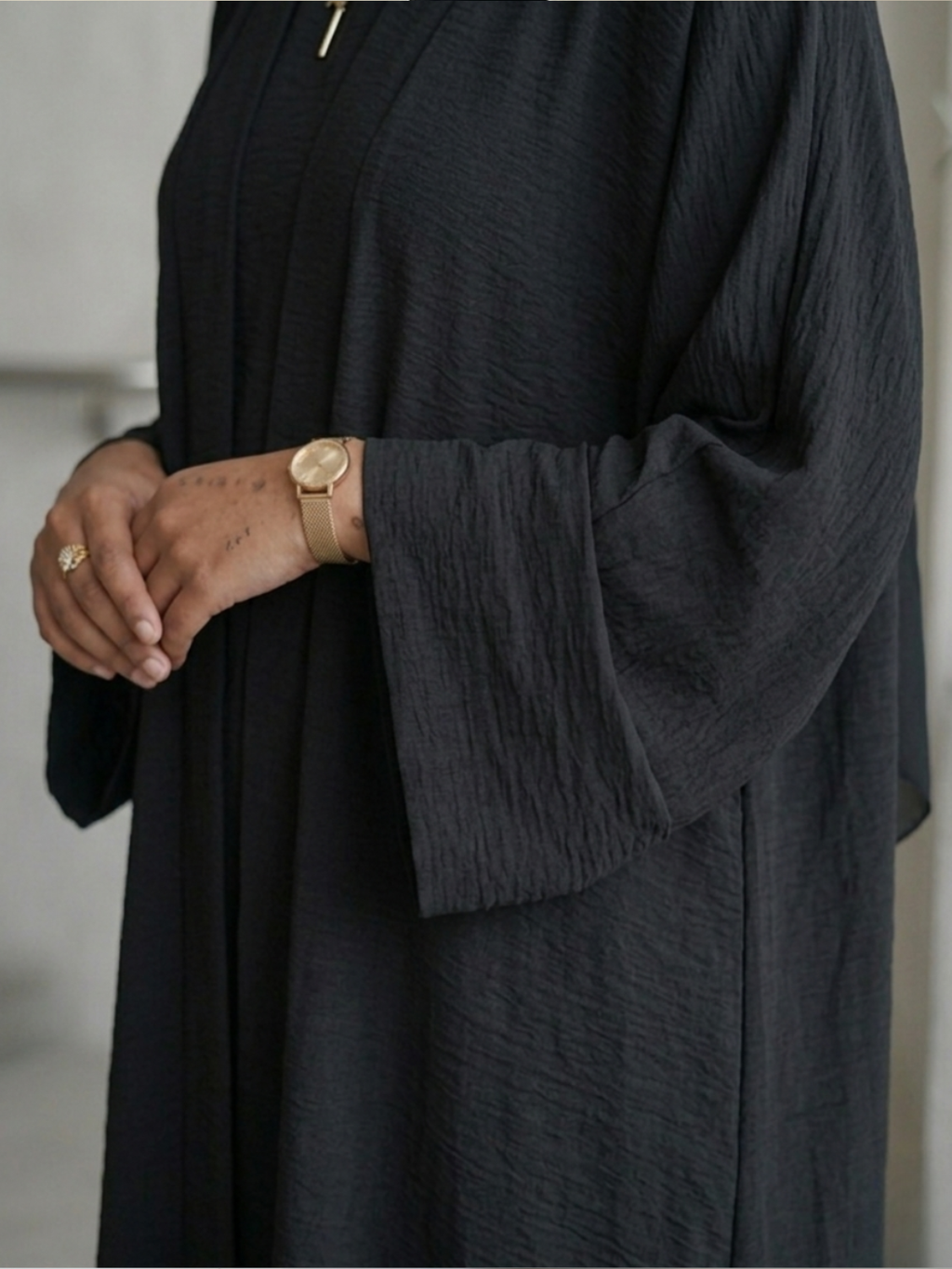 The Crinkle Black Abaya