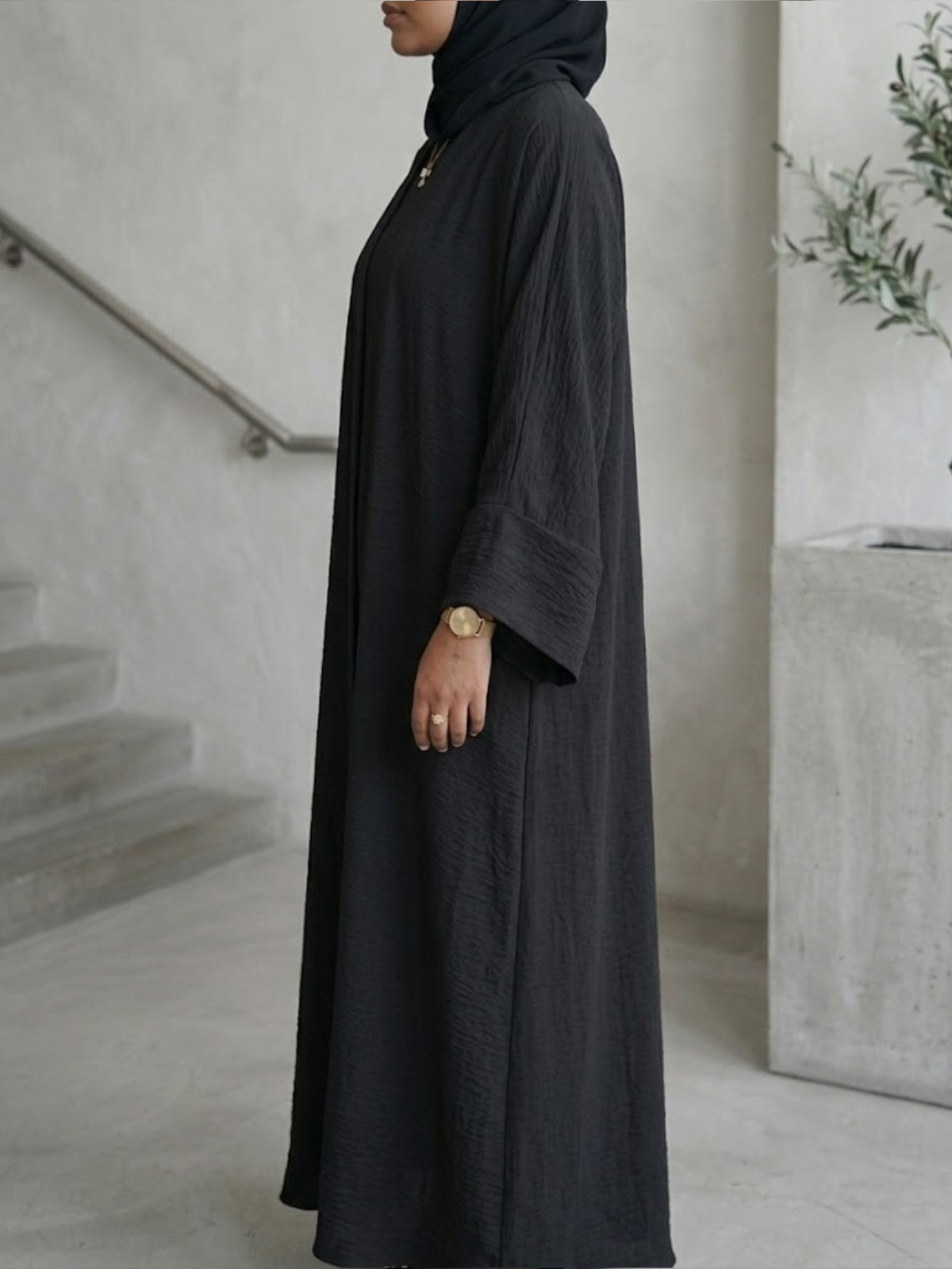 The Crinkle Black Abaya